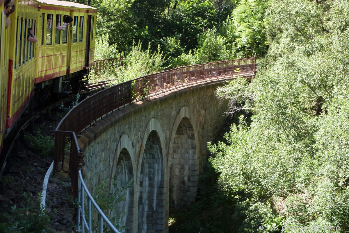 Le petit train jaune en catalogne dans les Pyrénées Orientales (66)